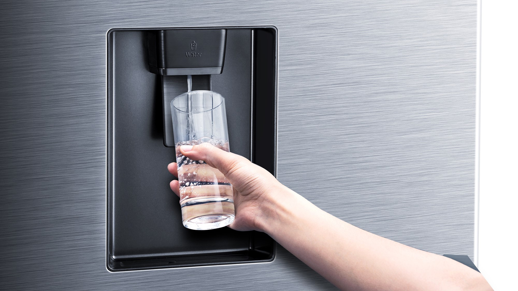 Frigorífico con dispensador de agua Hisense