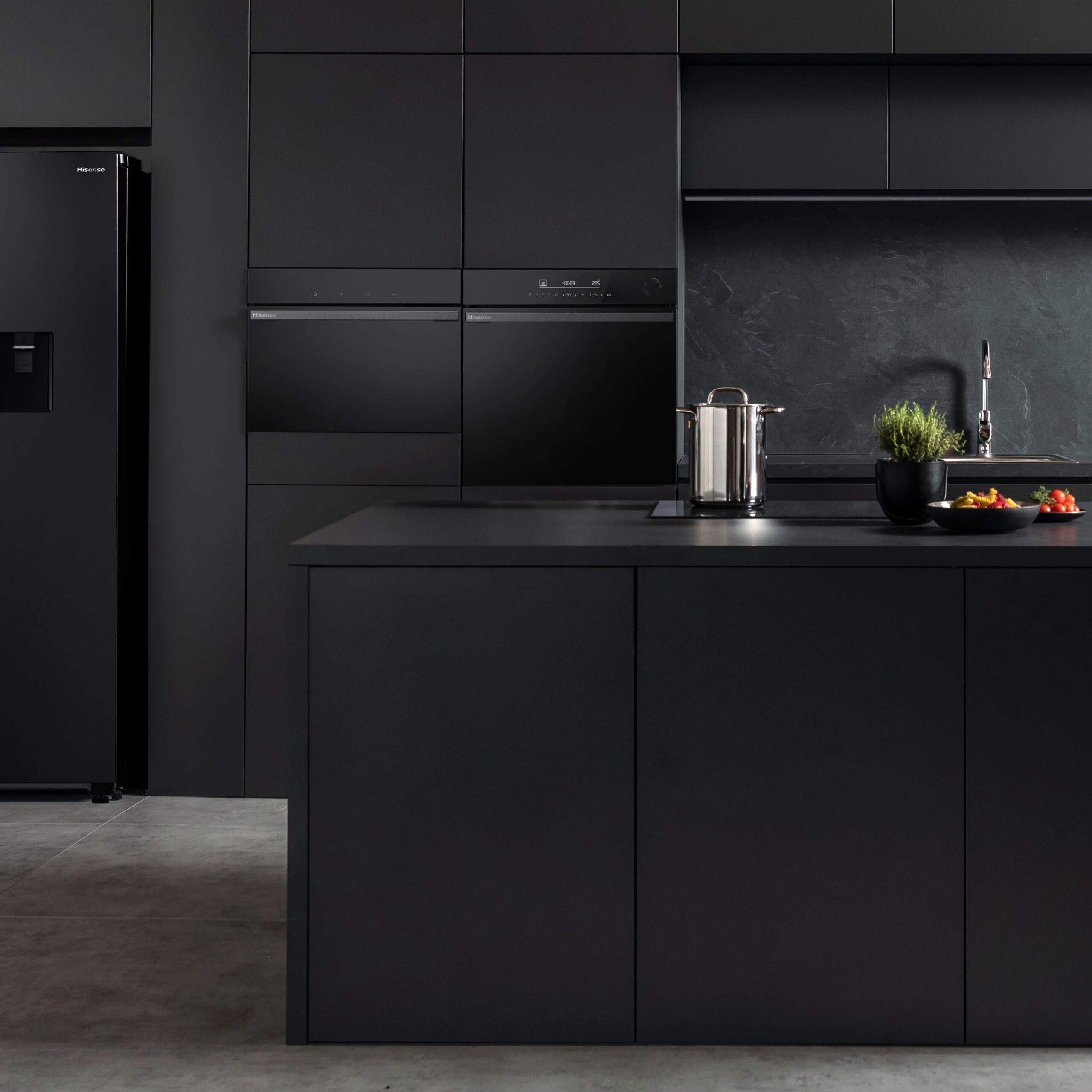Hisense - BSA66346PBGWIFI – Horno Pirolítico, Cocción Vapor Con Depósito, Clase A+, 77L, Cristal Negro